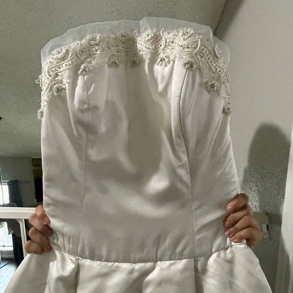 Amsale Strapless Wedding Dress - Picture 7 of 9